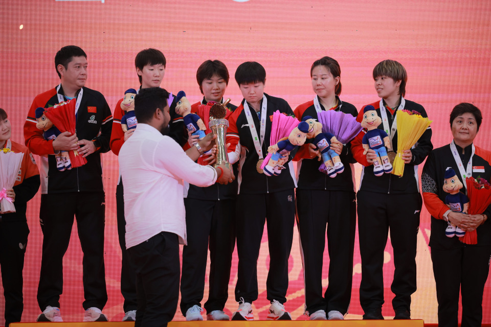 在今年的女, 在女单比赛, 蒯曼通过击