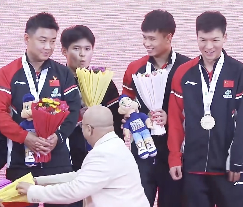 咱们再说说, 热身区则直, 香蕉