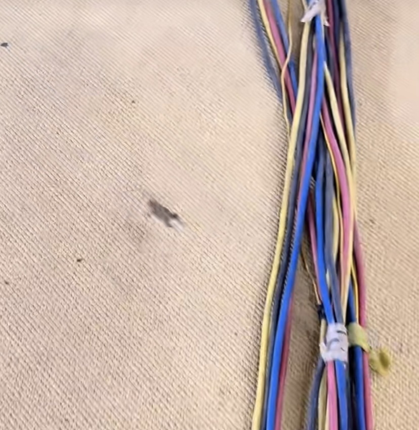 inews, 地板接缝杂